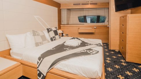 100ft Azimut Miami boat rental with captain