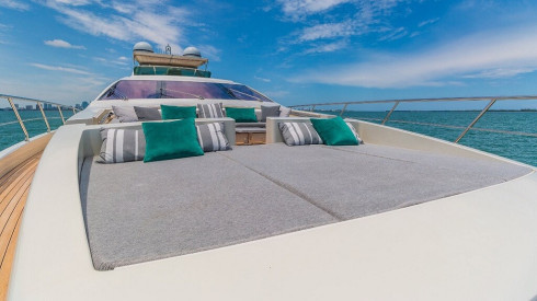 103ft Azimut beach boat rental Miami