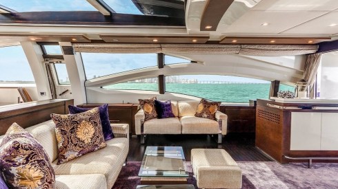 103ft Azimut yacht rides in Miami