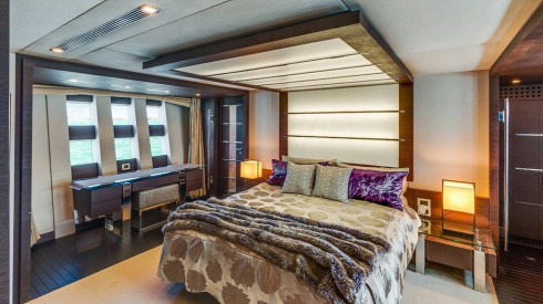 103ft Azimut Miami rent boat