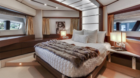 103ft Azimut yacht rental Miami FL