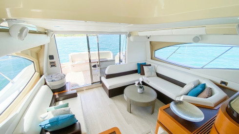 60ft Azimut yacht rides in Miami