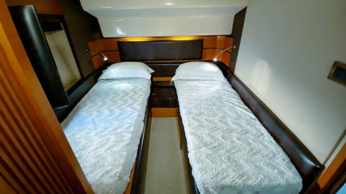 60ft Azimut yacht rental Miami FL