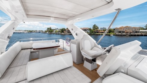 64ft Azimut beach boat rental Miami