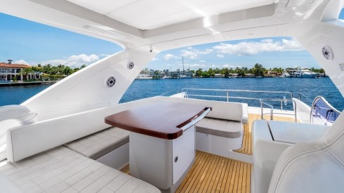 64ft Azimut boat charter Miami