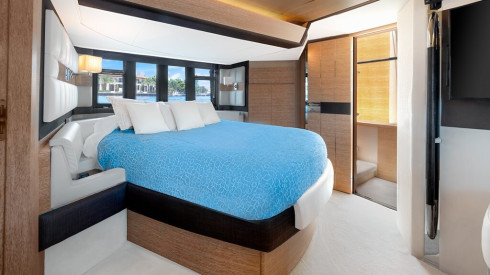 64ft Azimut luxury yacht rental Miami