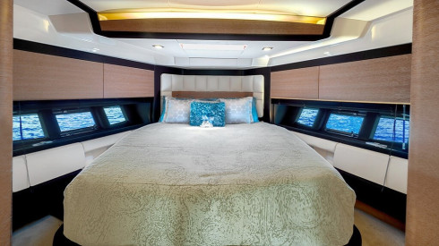 64ft Azimut yacht rental Miami FL