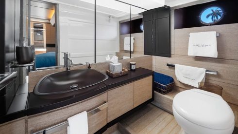 64ft Azimut private yacht rental Miami