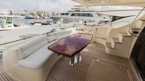 62ft Azimut Fly boat rental Miami