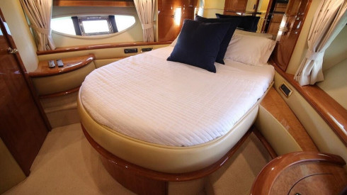 62ft Azimut Fly Miami boat rental with captain