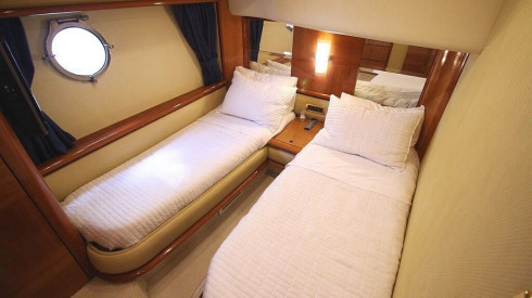 62ft Azimut Fly party yacht rental Miami