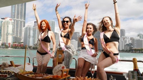 boat-rentals-for-bachelorette-party-04