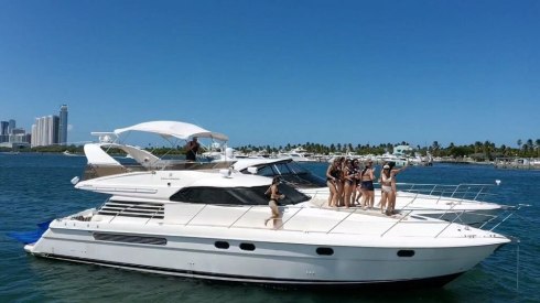 65ft Fairline boat rental Miami