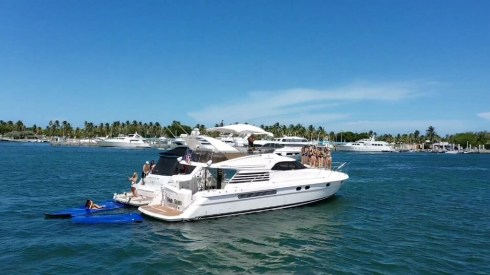 65ft Fairline party boat Miami