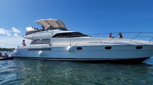 65ft Fairline party yacht in Miami