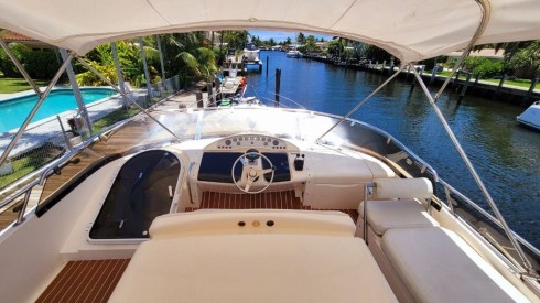 65ft Fairline yacht in Miami