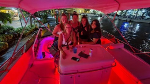 65ft Fairline Miami yacht rental with captain