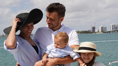 family-yacht-charter-01