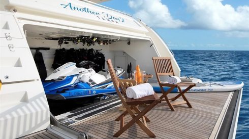 94ft Ferretti beach boat rental Miami