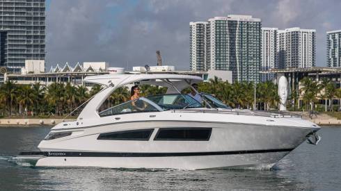 35ft Four Winns yacht rental Miami