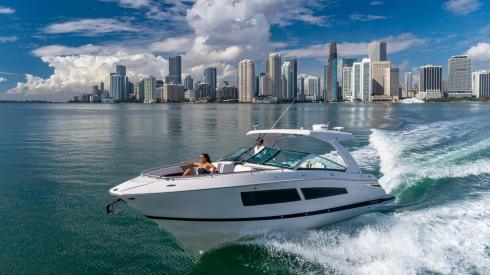 35ft Four Winns boat rental Miami