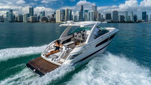 35ft Four Winns yacht charter Miami