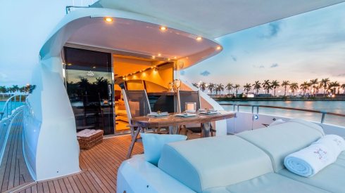 75ft Lazzara yacht in Miami