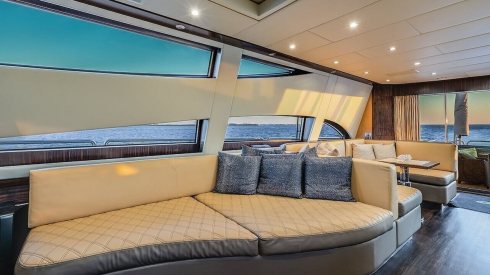 115ft Leopard yacht rides in Miami