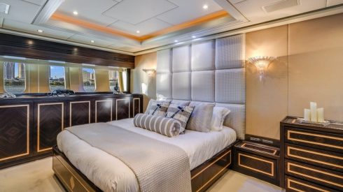 115ft Leopard yacht rental Miami FL
