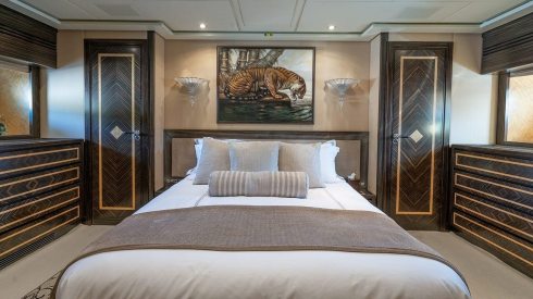 115ft Leopard private boat rides in Miami