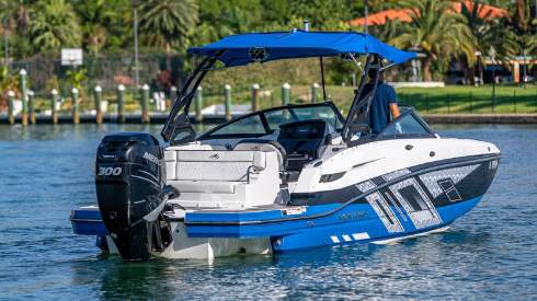 27ft Monterey luxury yacht rental Miami