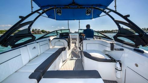 27ft Monterey private boat rental Miami