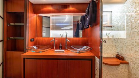 90ft Pershing all inclusive yacht rental Miami