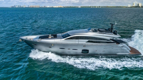 92ft Pershing yacht rental Miami