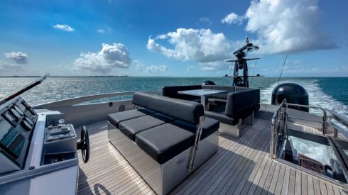 92ft Pershing party yacht Miami