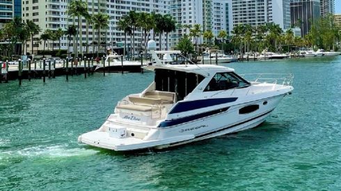 46ft Regal yacht in Miami
