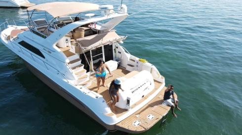 50ft Sea Ray yacht in Miami