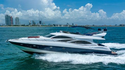 80ft Sunseeker party boat in Miami