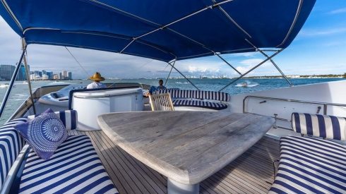 82ft Sunseeker yacht charter Miami