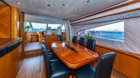 82ft Sunseeker yacht rides in Miami