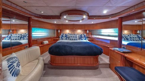 82ft Sunseeker luxury yacht rental Miami