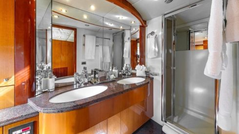 82ft Sunseeker yacht rental Miami FL