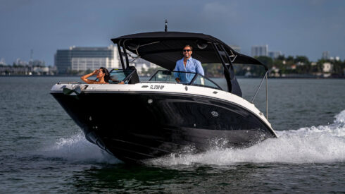 Sea Ray 29ft Yacht Rental in Miami, Florida  