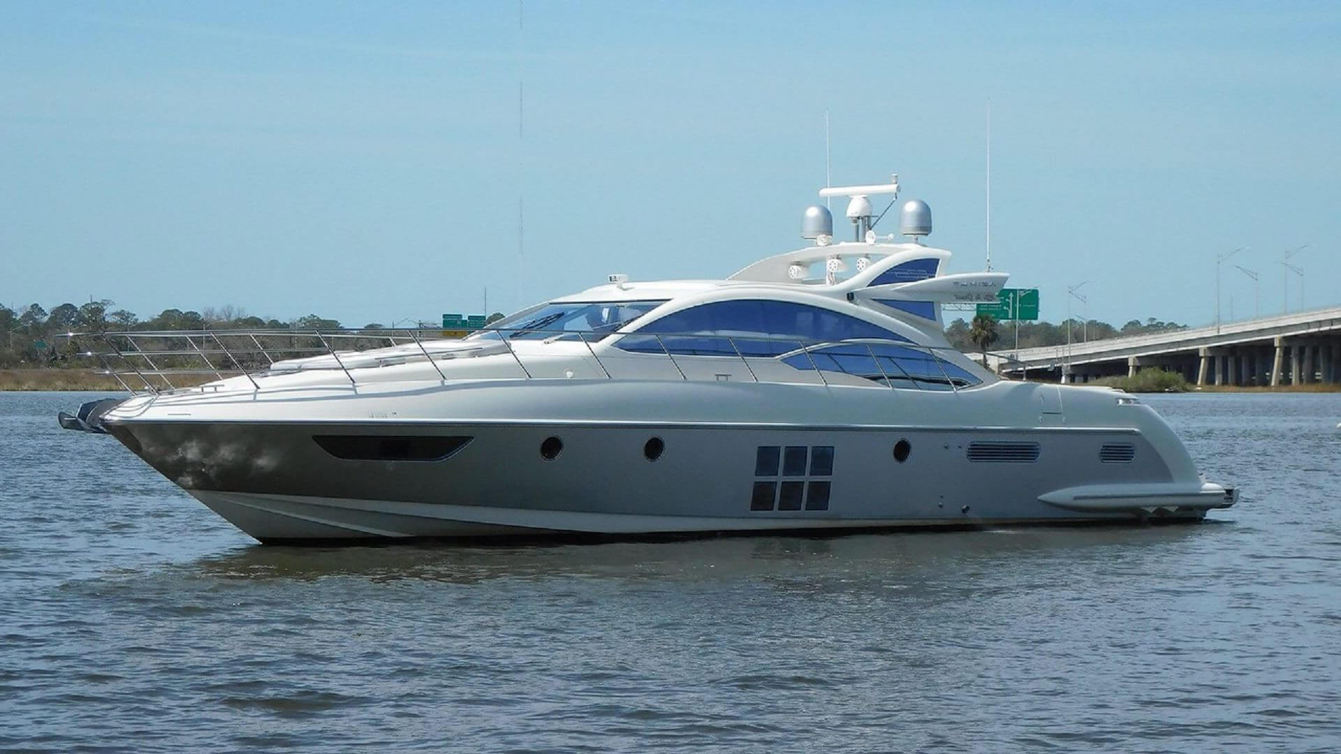 62ft Azimut yacht rental Miami