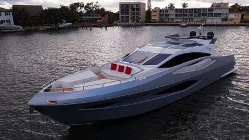 Numarine 80ft Yacht Rental in Miami, Florida  