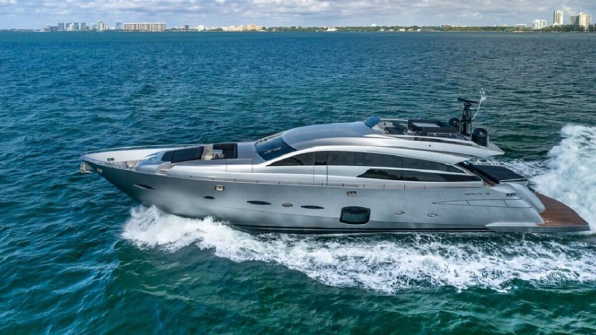92ft Pershing Yacht Rental Miami