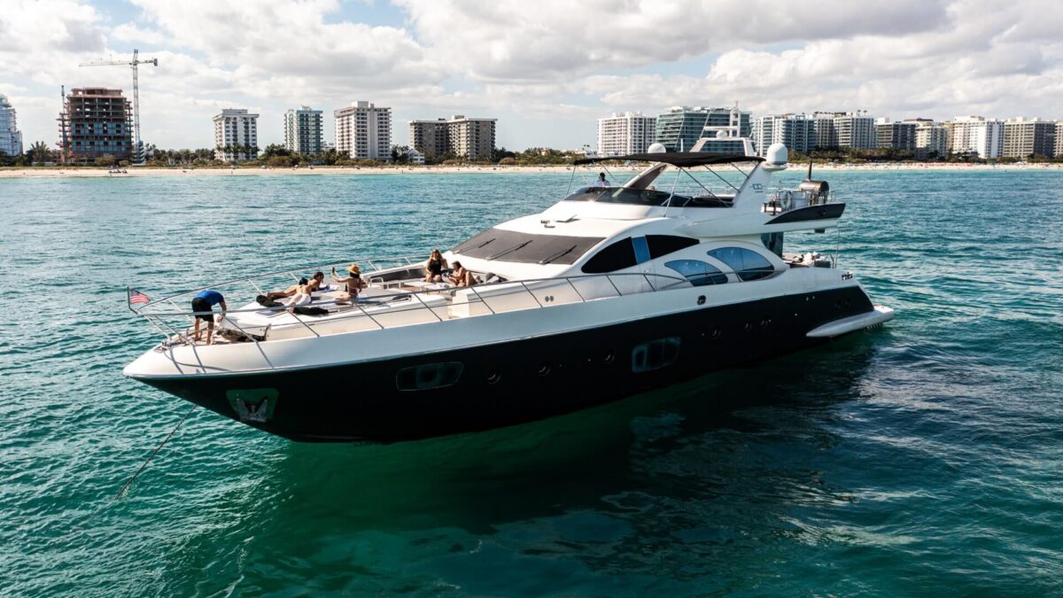 100ft Azimut yacht rental Miami